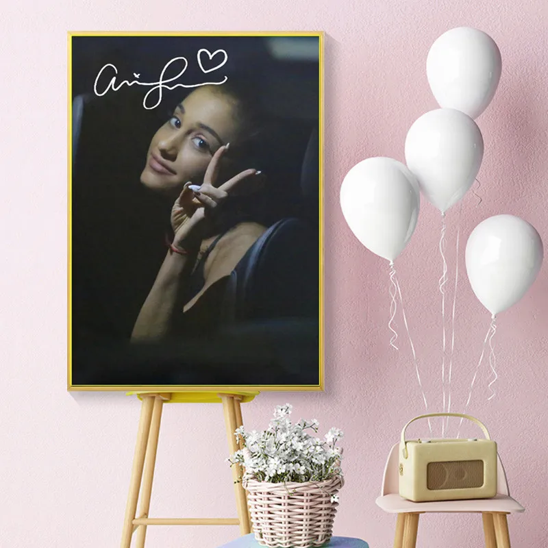 

Ariana Grande Love Heart Wall Art Canvas Painting Poster Prints Pictures For Living Room Decoration Home Oil Paintings Decor