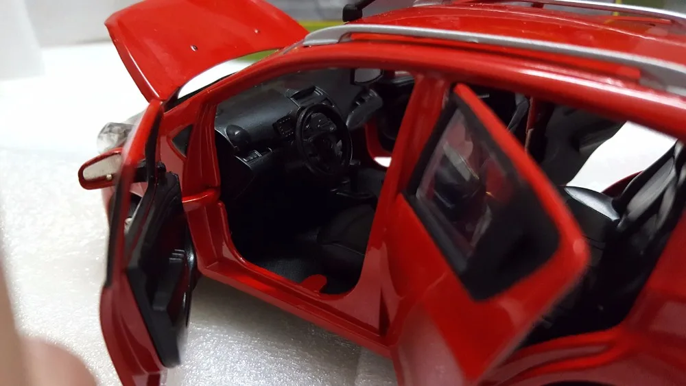 1:24 литая под давлением модель для Chevrolet Chevy Spark Red Minicar сплав игрушечный автомобиль миниатюрная Коллекция подарков