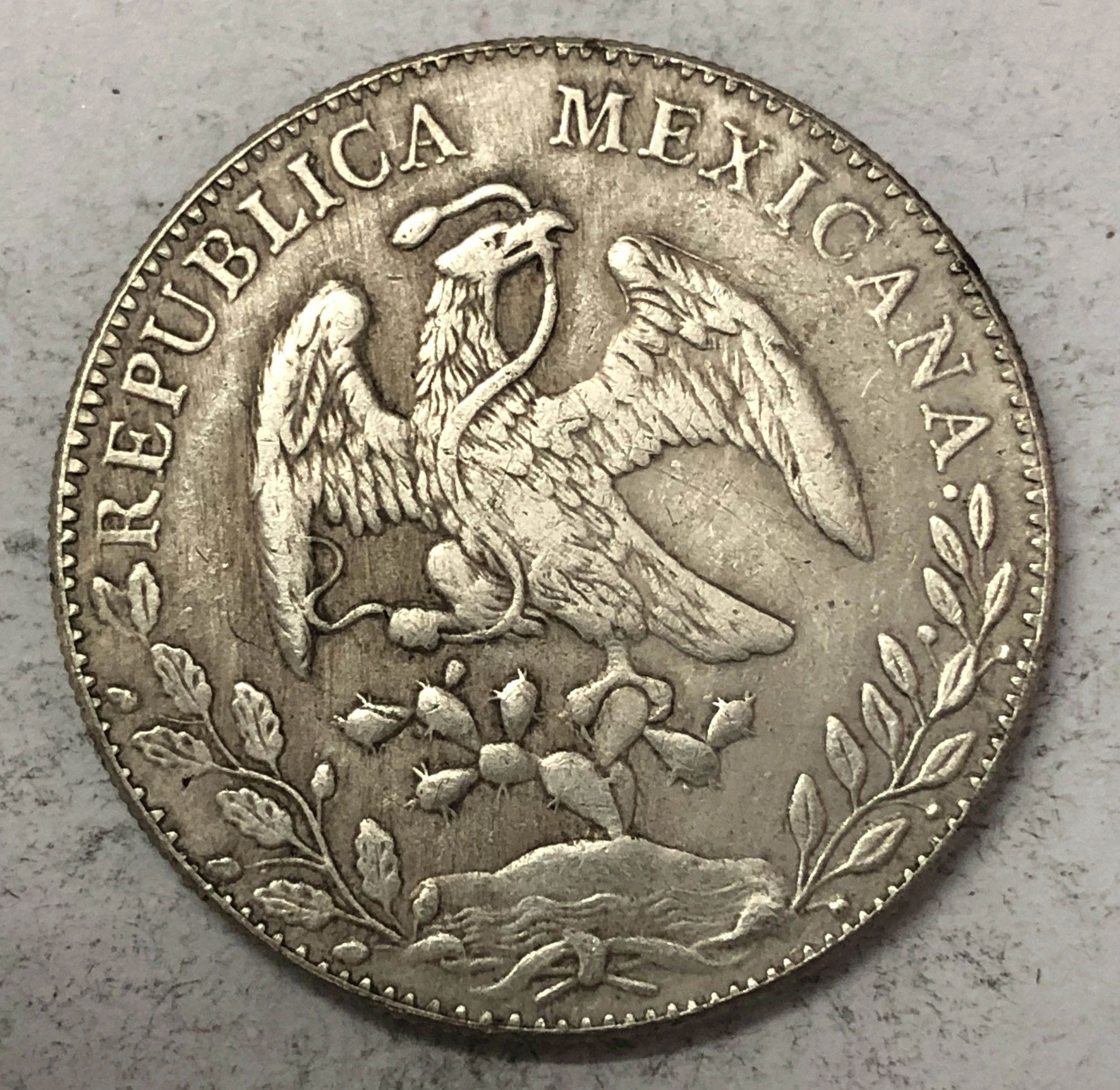 1891 (Mo AM) Мексика 8 Reales Посеребренная копия монеты | Дом и сад