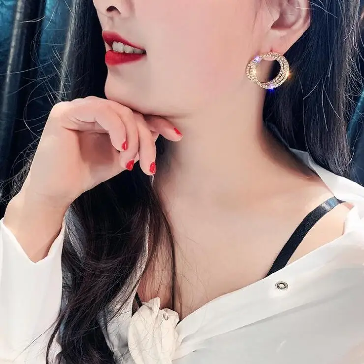 Fashion Korean Style Circle Hoop Earrings for Woman Club Stage Party Gifts Earrings Fashion Jewelry Accessories CEL526