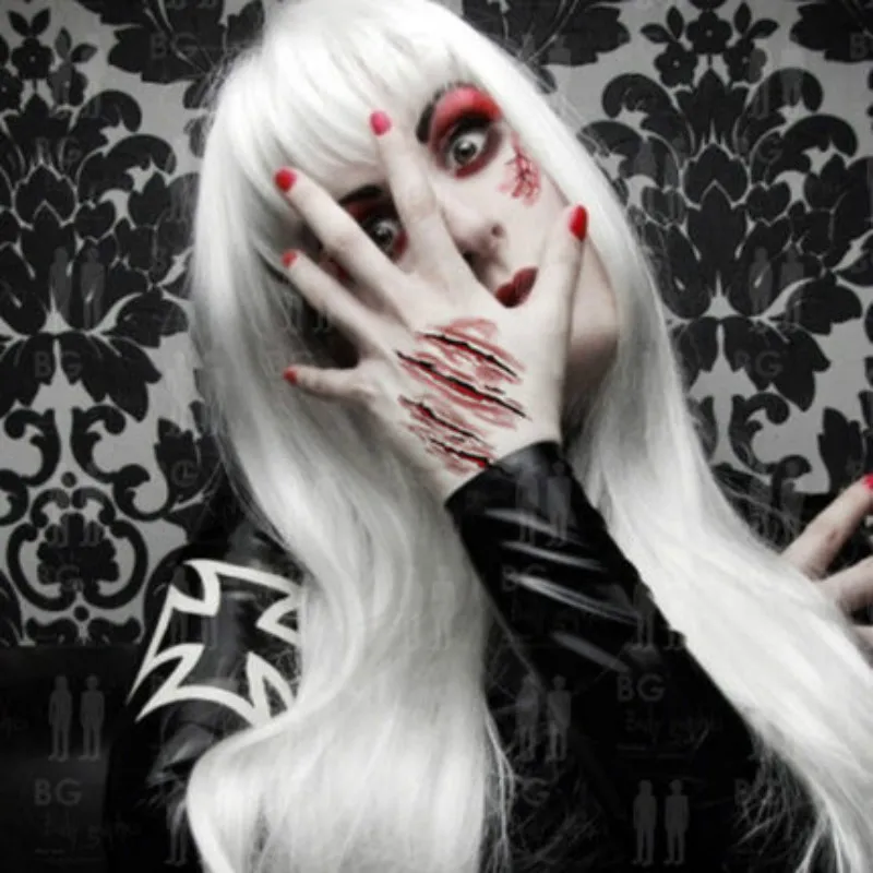 Татуировка на Хэллоуин с зомби шрамами и искусственным насекомым кровавый