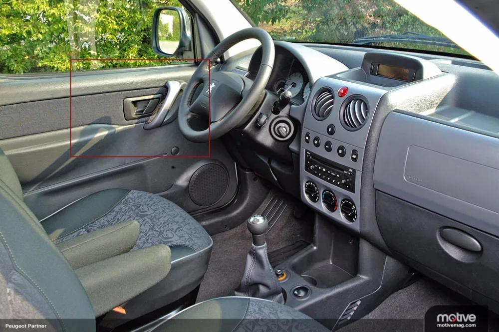 DHKA внутренние дверные ручки чехол для CITROEN Berlingo 1996-2008 OEM: RL: 9101-84 RR: 9101-83