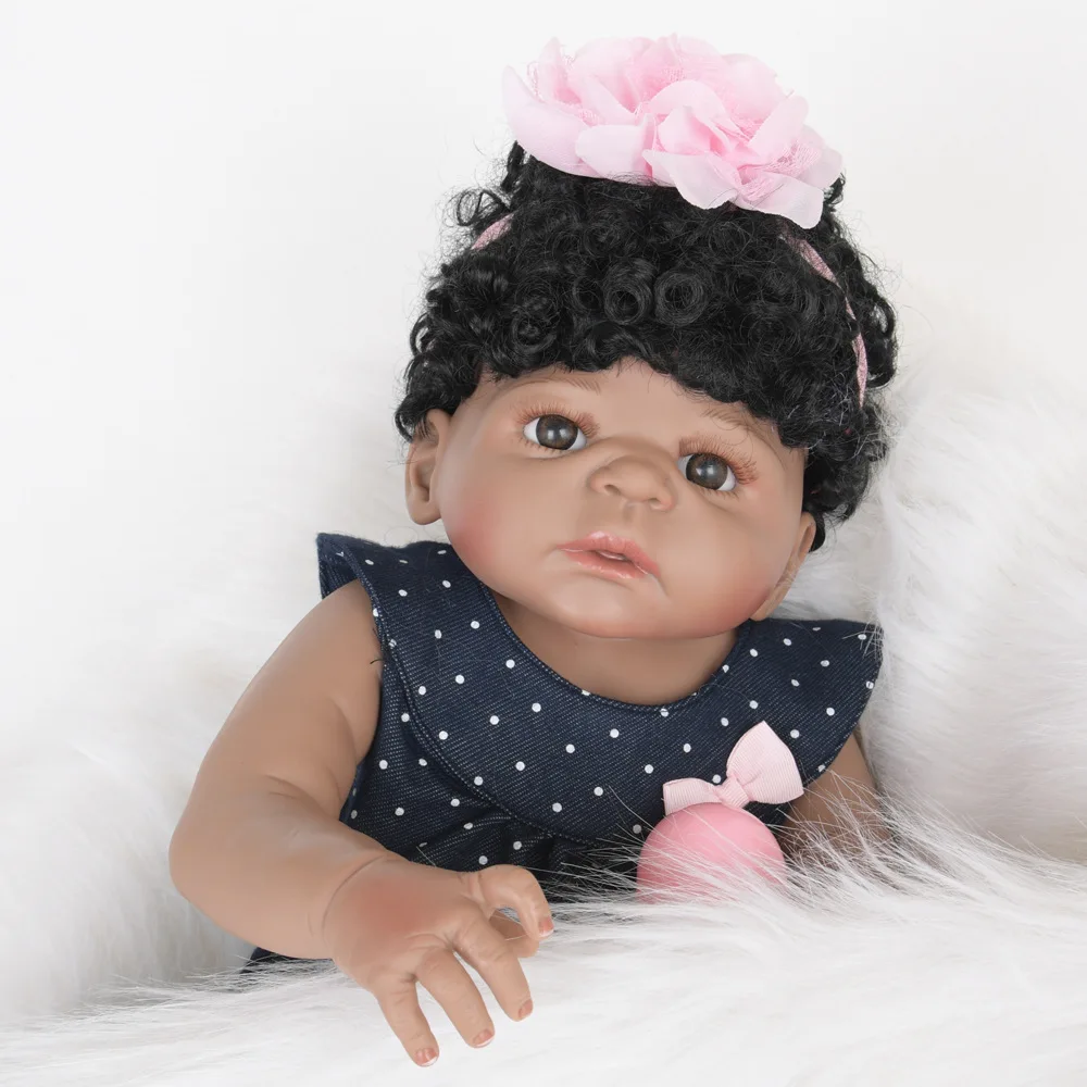 57 см полная силиконовая кукла для новорожденного, Реалистичная кукла Reborn Alive Bebe, черный мальчик, детский партнер для роста, водонепроницаемый корпус, игрушки для сна
