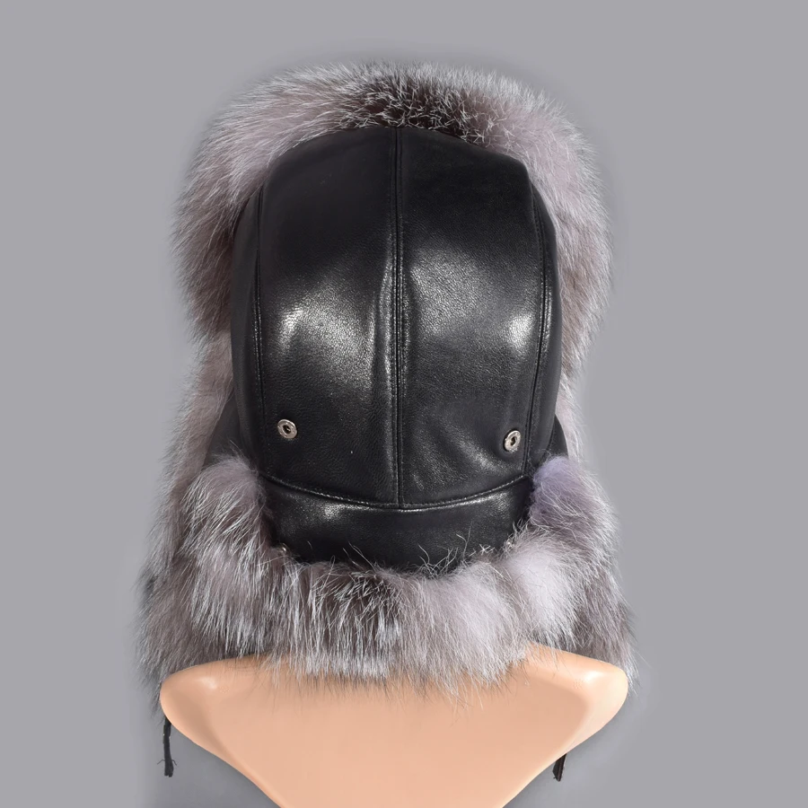 Мужская шапка-бомбер из натурального меха енота теплая серебристой лисы на зиму