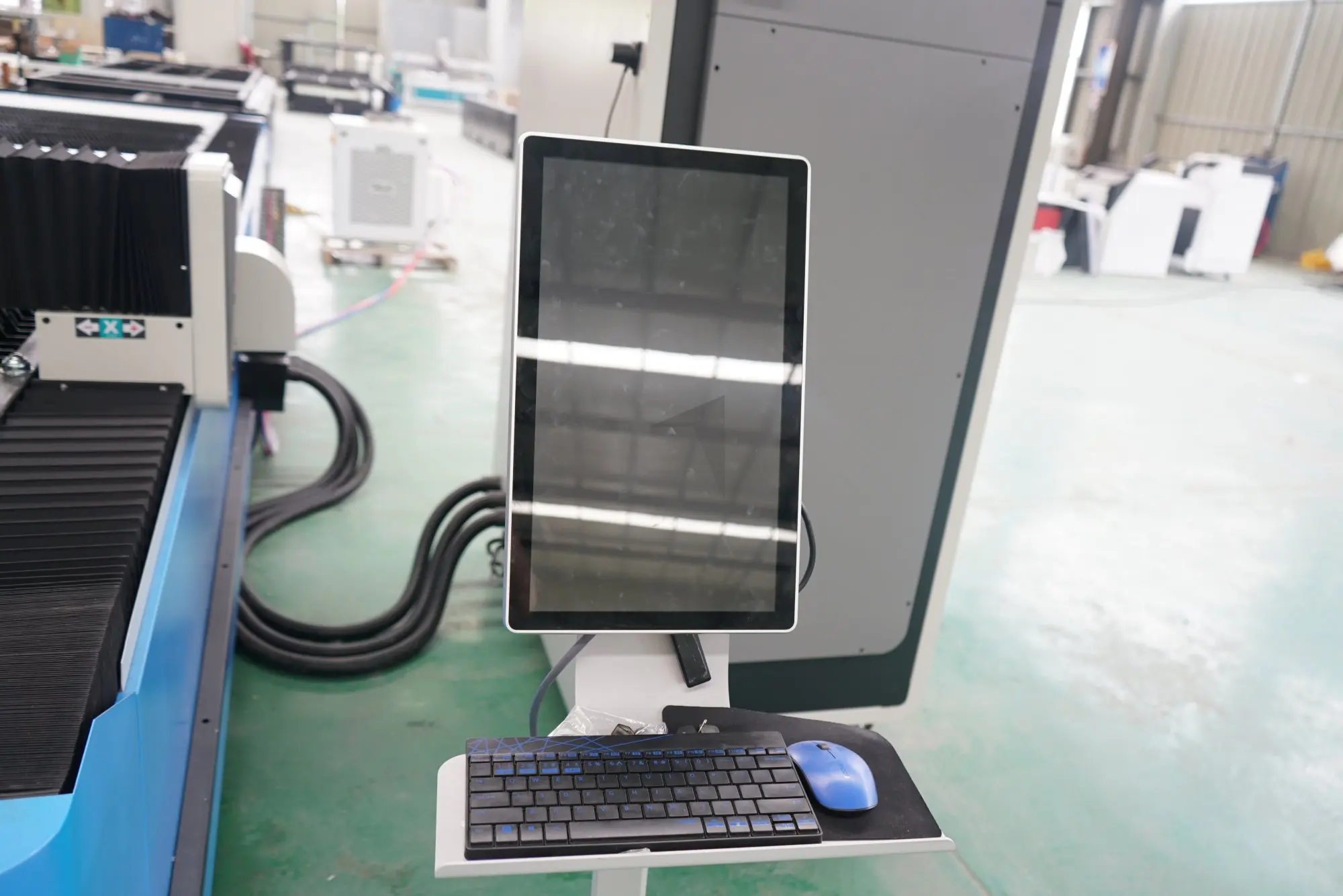 500 Вт волоконно лазерная машина для резки металла резка цена/500 лазерный