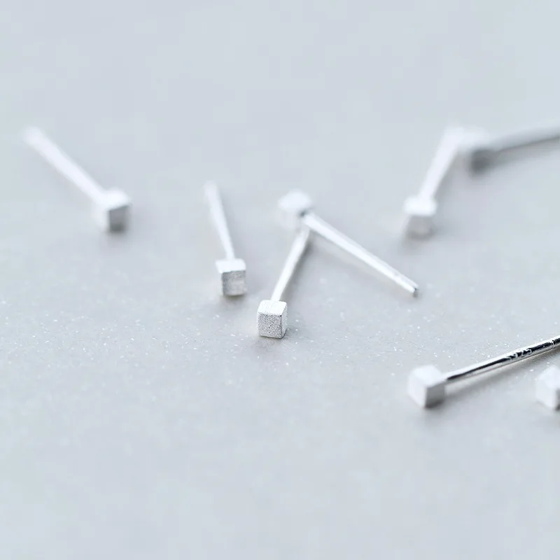 Изящная 1 пара (2 мм такая маленькая/маленькая) на 100% реальная. Женские серьги