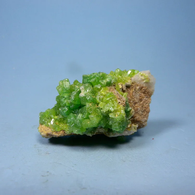 Природный минерал Pyromorphite природные минеральные кристаллы учебные образец