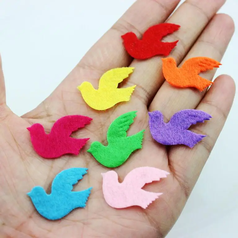 

Набор из 500 шт радужных войлоков в форме голубя, нетканые Аппликации, многоцветные нашивки для скрапбукинга, Декор стен 2,6 см