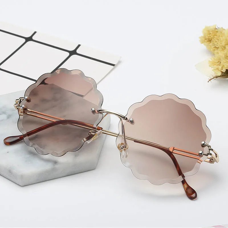 

Q Gradient Color Lenses Gafa Retro Glasses Shape Brand Designer Rimless Women Sunglasses Oculos de sol Lunette Eyewear Shade