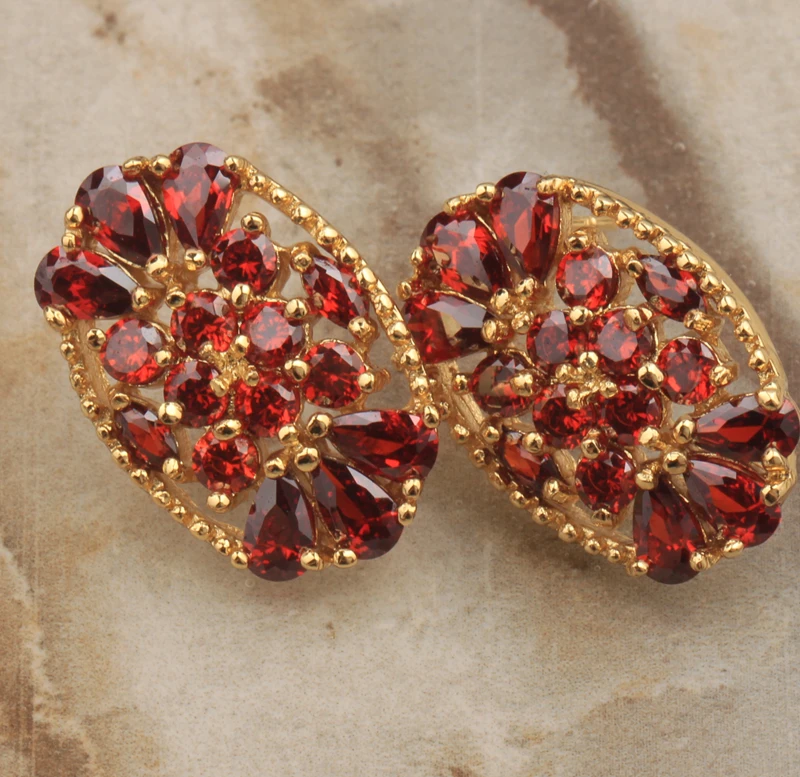 Женские серьги-гвоздики с красной текстурой | Украшения и аксессуары