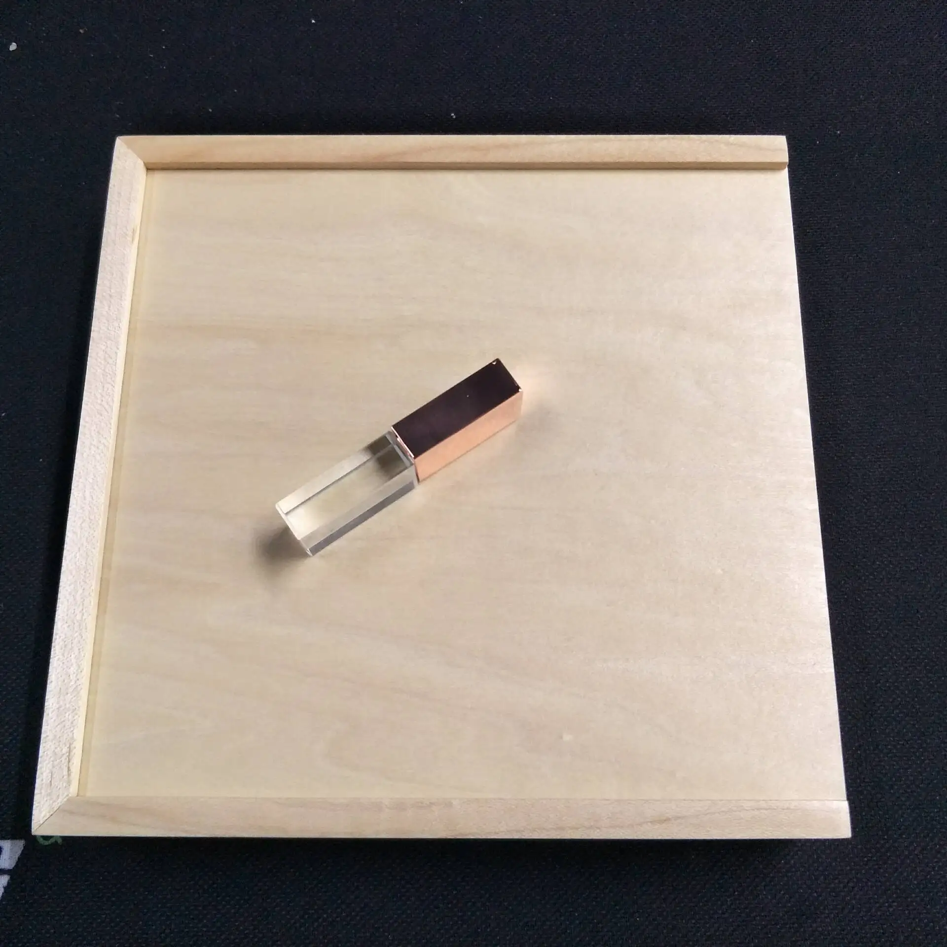 Usb флешка с индивидуальным логотипом цвета розового золота и кристаллами (170*170*35