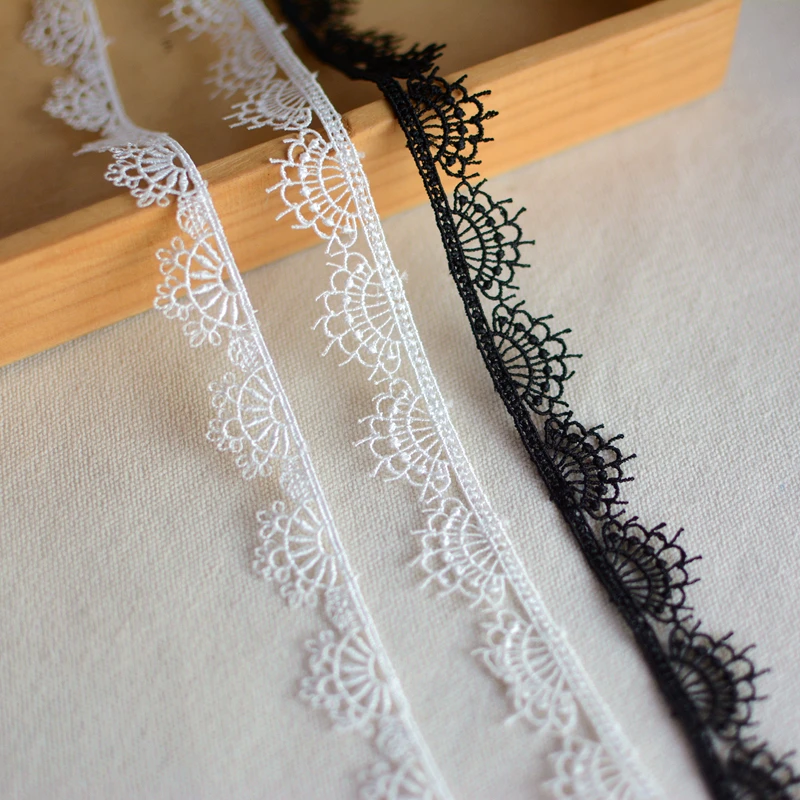 

Latest White Lace Fabric 2019 High Quality Black Lace Ribbon Trim Hollow Wedding tissu dentelle encaje encajes para costura L-53