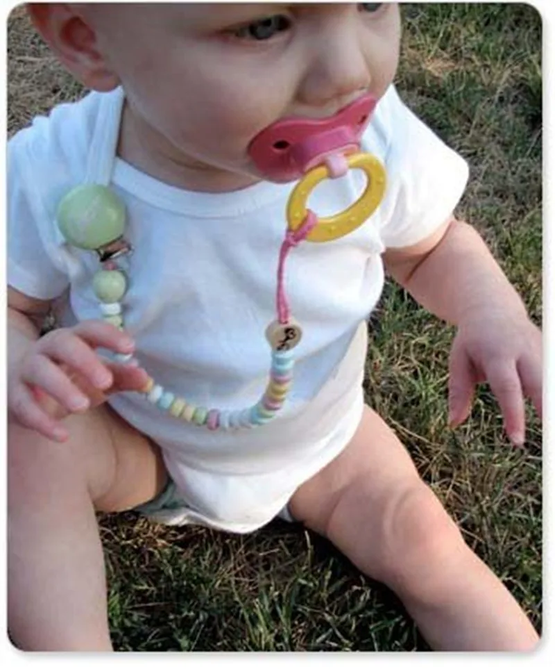 

5PCS Wooden Baby Infant Pacifier Holder Soother Round Clips with Metal Holders Kids Feeding 4.4cm x 2.9cm