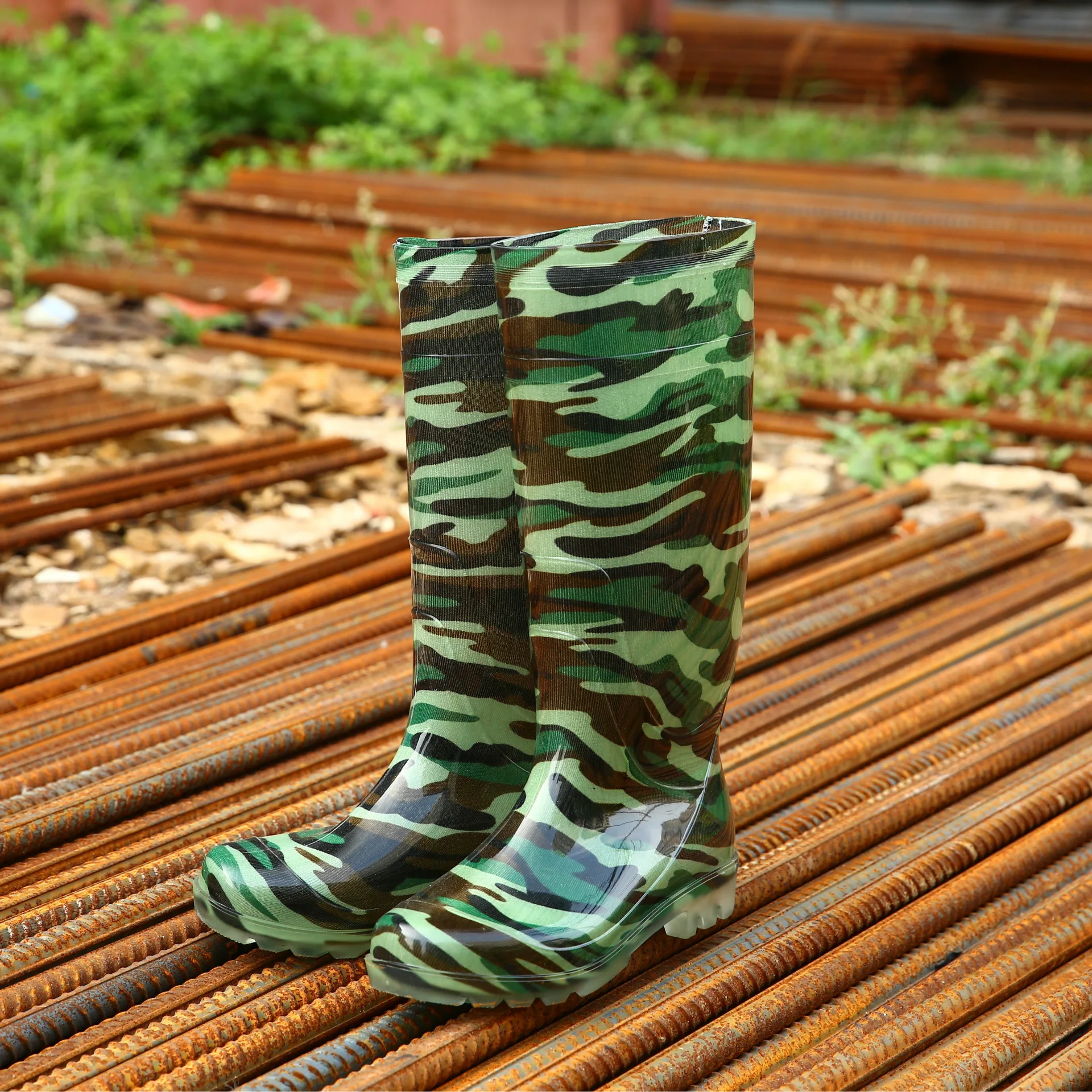 Сапоги мужские polar камуфляж. Сапоги камуфляж. Сапожки камуфляж резиновые. Сапоги резиновые камуфляж. Сапоги резиновые мужские камуфляжные.