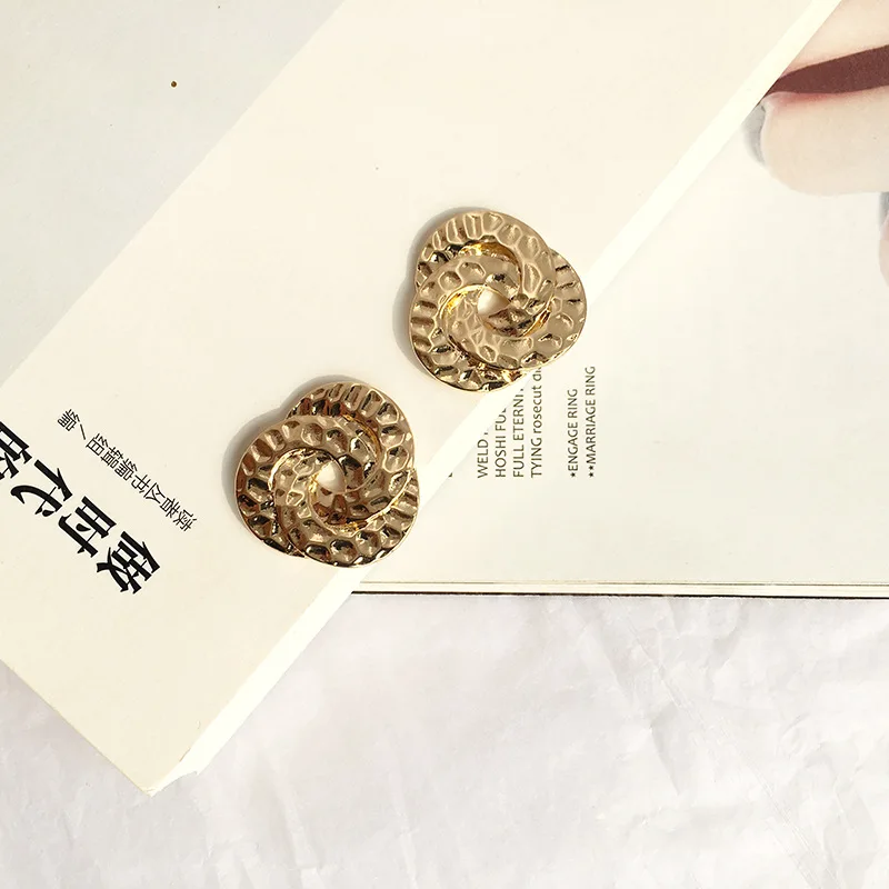 gold color 7 Legenstar новые модные серьги Чеканные для женщин золотого цвета Meatal Jewelry сплав в виде колец геометрической формы массивные серьги - Окраска металла: gold color 7