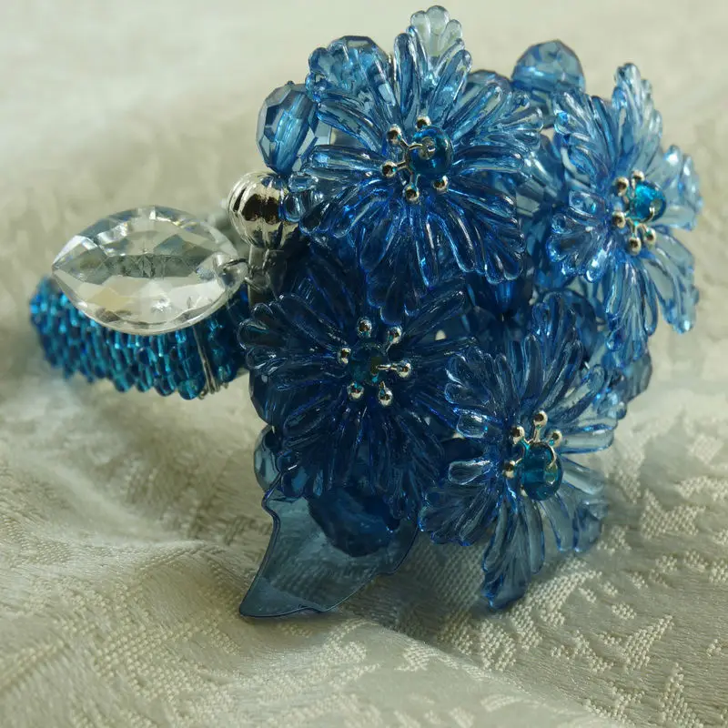 

qn16022506 bulk wholesale napkin rings crystal with glass beades, decoration napkin holder