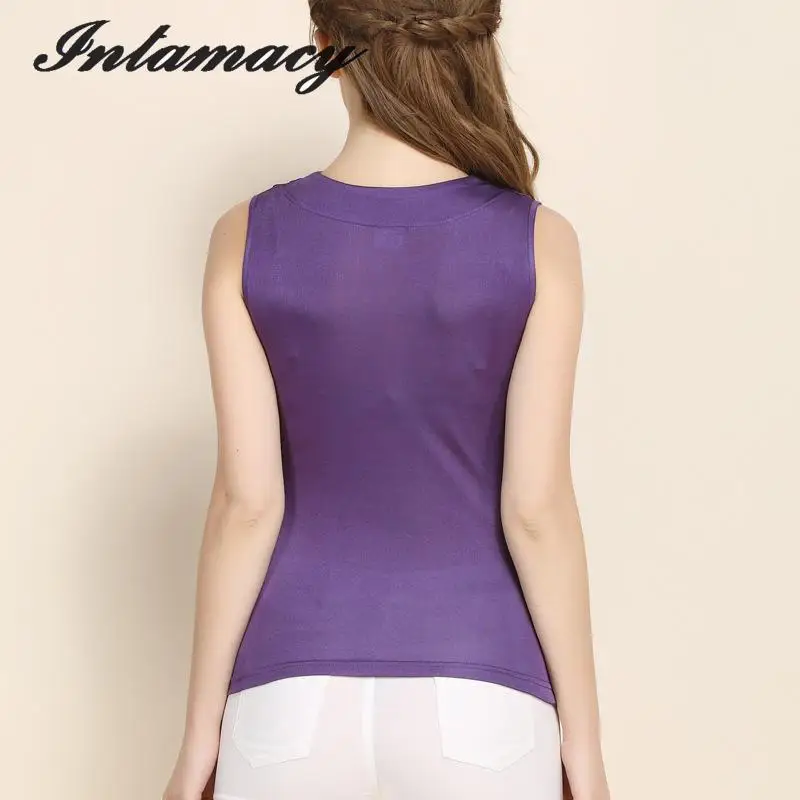 Шелковая трикотажная жилетка без рукавов с треугольным вырезом плиссированная