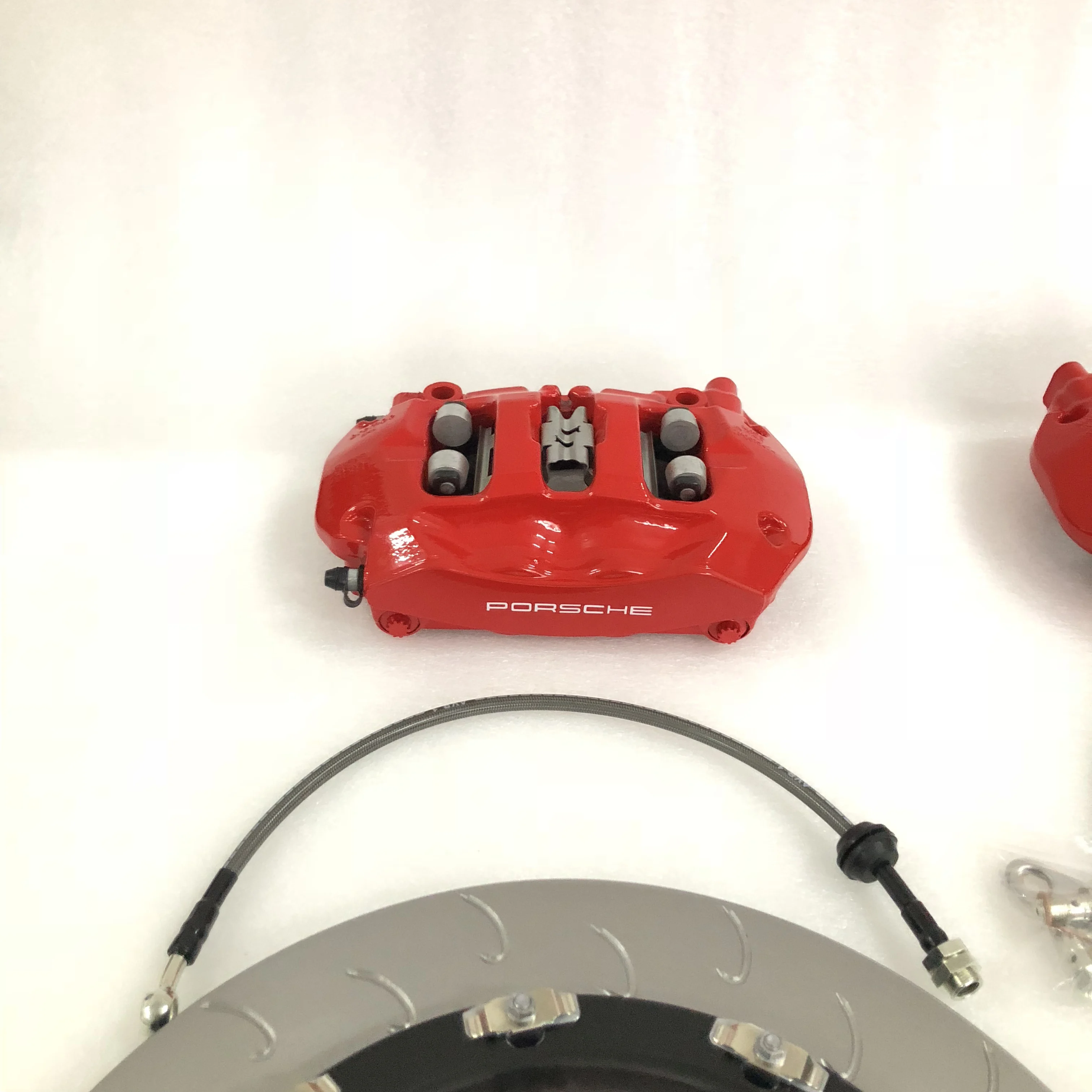 Комплект автомобильных аксессуаров изготовленным на заказ логосом 4 горшки 380*28