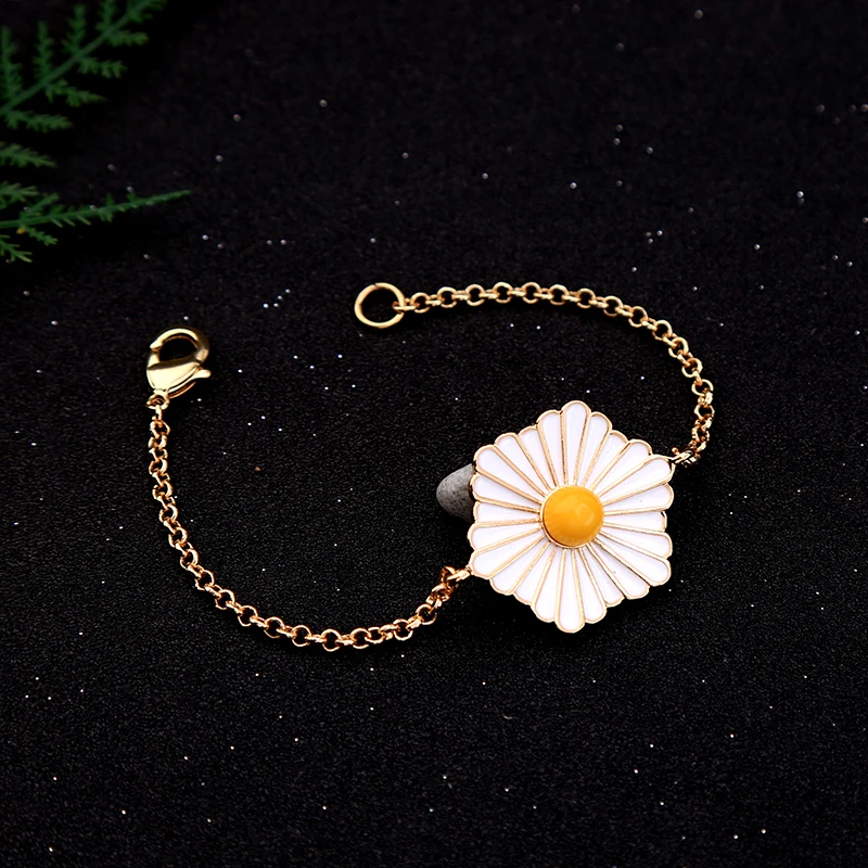 Милый акриловый эмалевый браслет с маргариткой золотой тон массивный подвеской