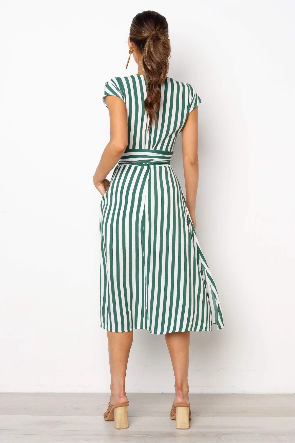 2019 Spring and summer new women's dress V-neck belt slim striped | Женская одежда