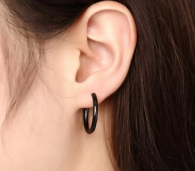 Модные круглые серьги золотого и черного цвета из титановой стали для женщин