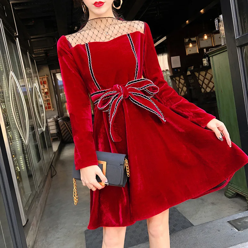 Женское бархатное платье трапециевидной формы элегантное с прострочкой из