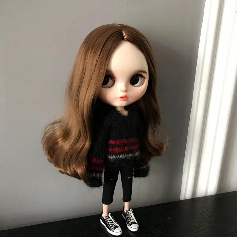 

T02-X614 Blyth Doll clothes 1/6 dolls OB24 azone Accessories handmade clothes Black V-neck sweater with black hole pants 2pcs