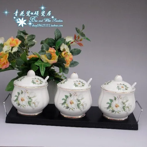 

Jingdezhen ceramic pot seasoning Magnolia Phnom Penh bone porcelain seasoning cans of three suits to send a spoon