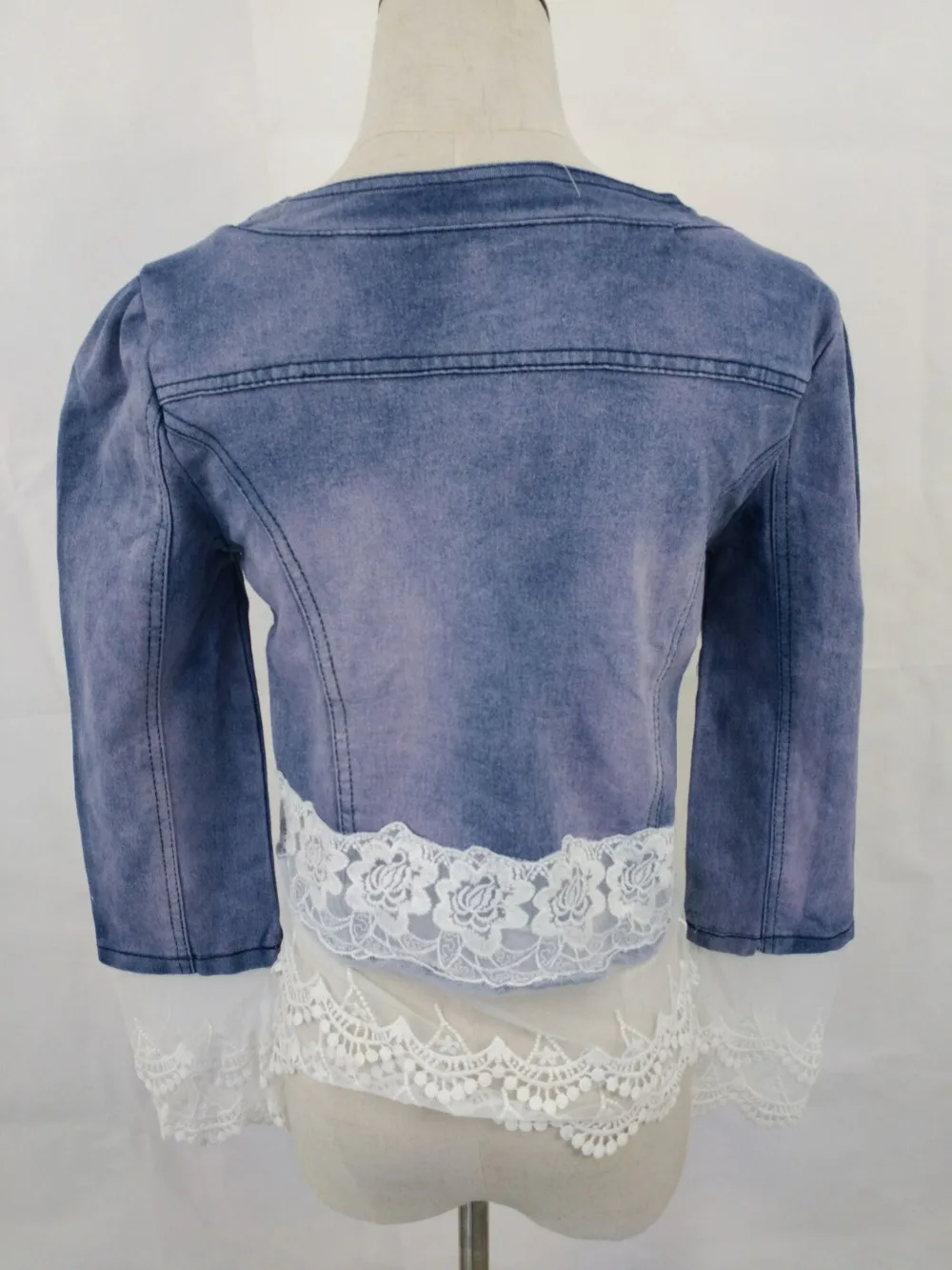 Женская короткая джинсовая куртка 2017 Весенняя Новая модная тонкая вышитая