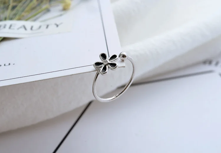 Ziris S925 Stering Серебряные кольца завод маленький цветок Черный насыщенный Смола