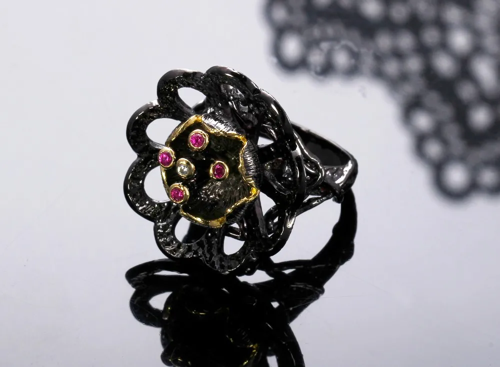 DreamCarnival 1989 Women Vintage Rings Unique Black Gold Color Lotus Flower Style Blinking Fuchsia CZ Bezel Wedding Anillos Moda