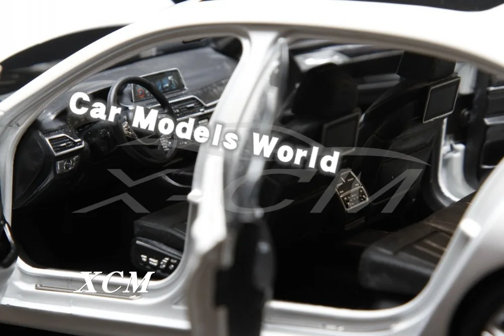 Модель литая автомобиля для всех новых моделей автомобилей серии 7 750 Li 2017 1:18