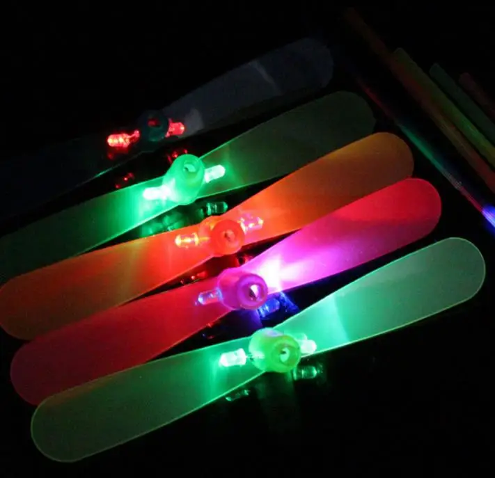 

LED Flashing Flying Dragonfly Toy Plastic Helicopter Boomerang Children kids Party Christmas favors gift colorful