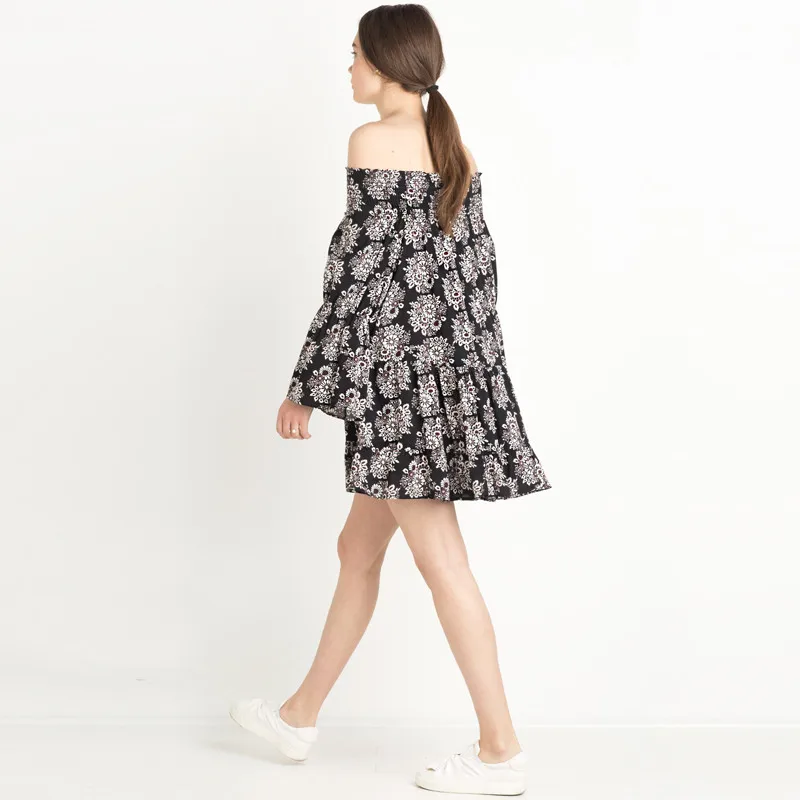 Черное Цветочное платье с открытыми плечами эластичной лентой вырезом лодочкой