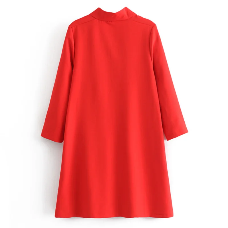 Женское платье с воротником стойкой длиной до колена длинным рукавом красное