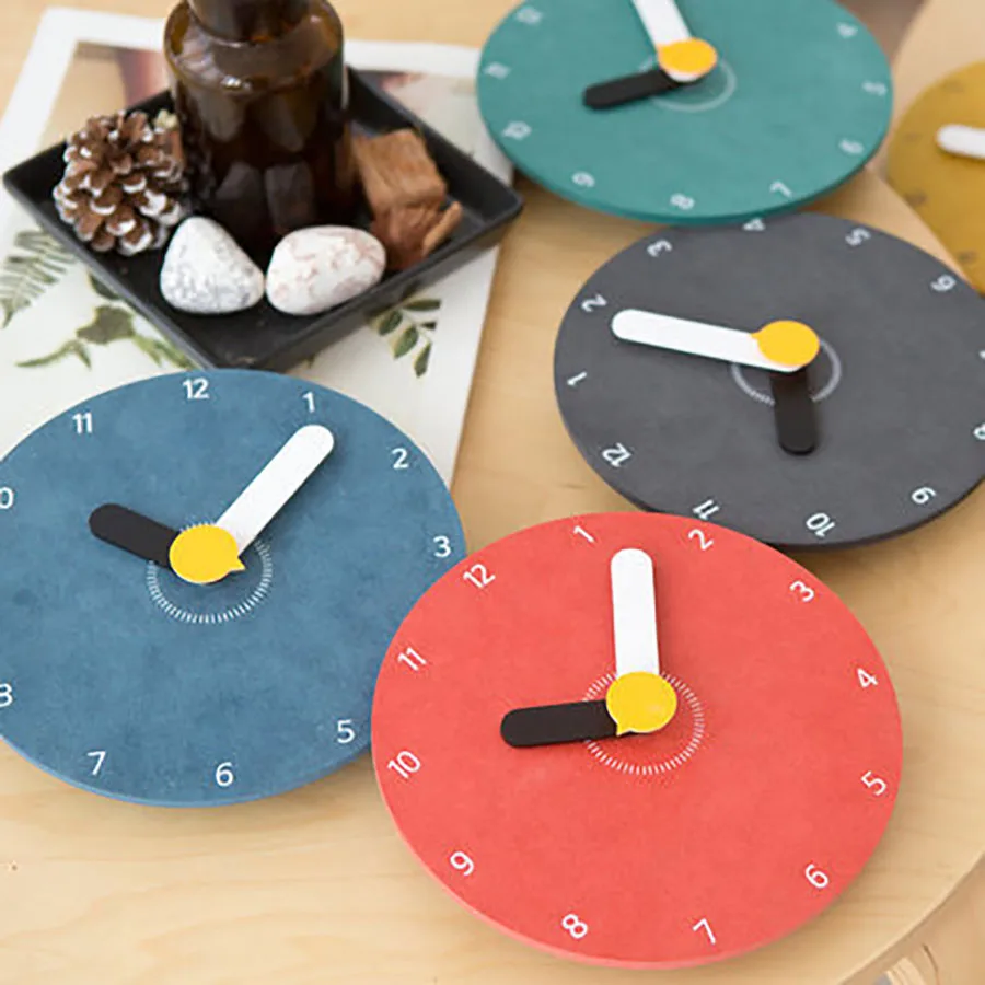 Настенные часы детские Мультяшные креативные современные секретные прятки