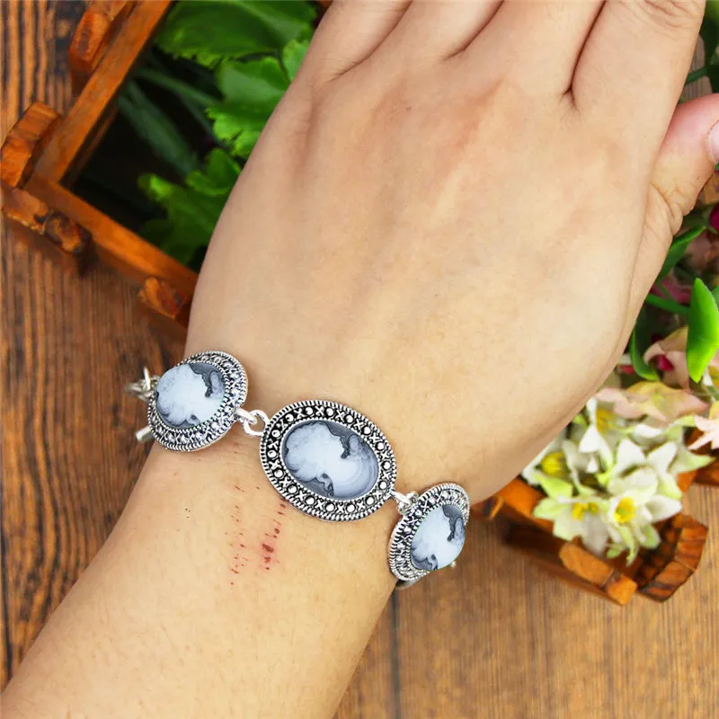 Oval Lady Queen Cameo Jewelry Set Antique Silver Plated Necklace Earrings Bracelet Fashion Jewelry TS419