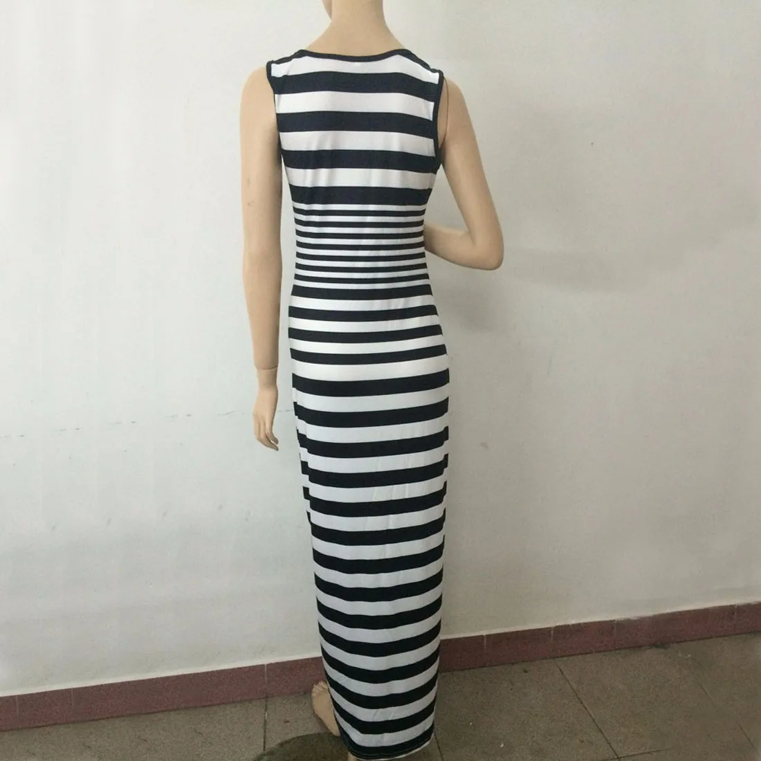 Длинное платье-топ на бретельках летнее стрейчевое платье в полоску с открытыми