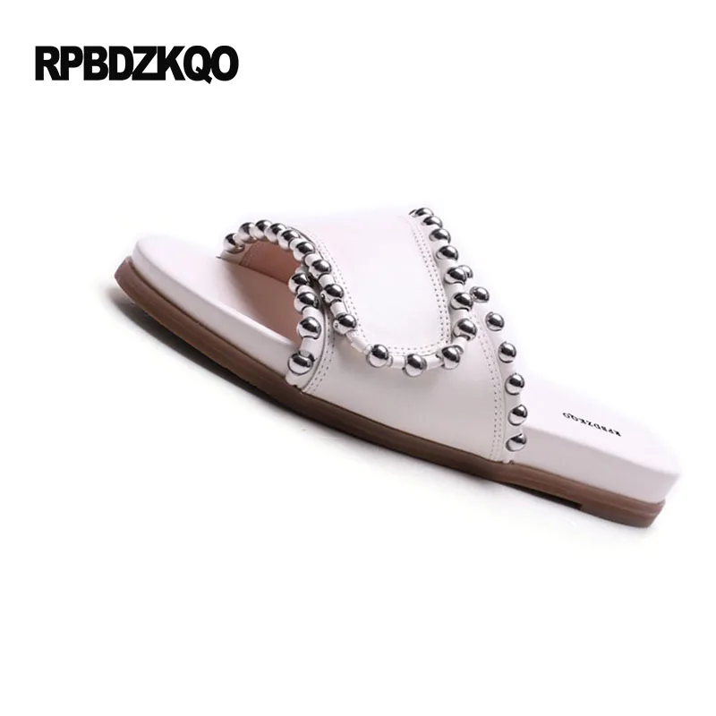 белый Настоящая кожа женщины сандалии плоские лето 2018 украшенные бусы удобный