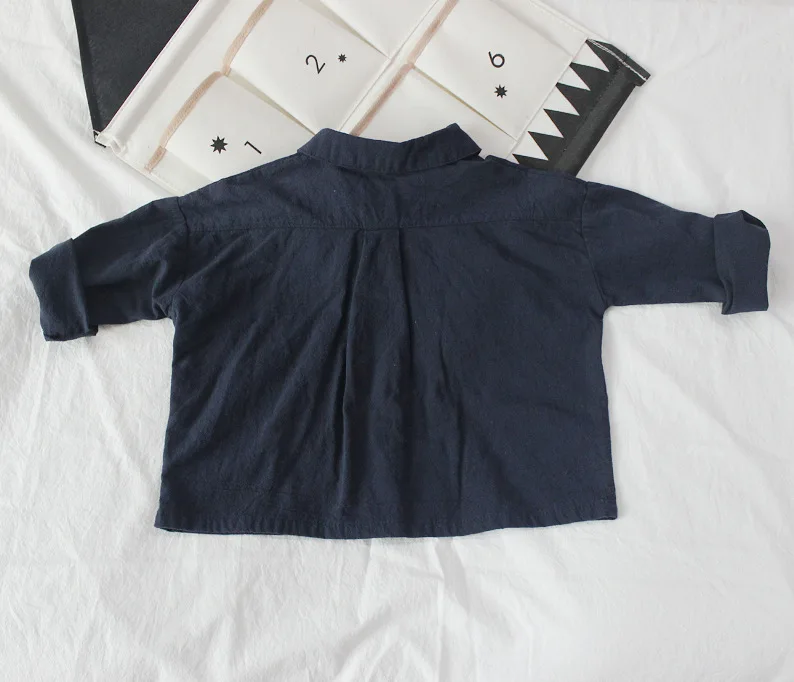 navy blue Весенние Рубашки для маленьких мальчиков в стиле ретро, льняная хлопковая детская одежда с длинными рукавами повседневные топы с карманами, рубашка в Корейском стиле - Цвет: navy blue