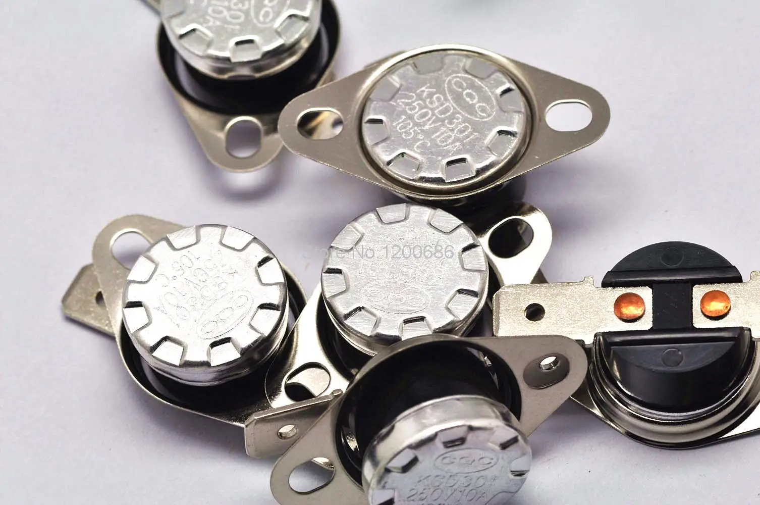 

KSD301 thermostat / thermal protection / temperature control switch 105 degrees 250V / 10A normally closed
