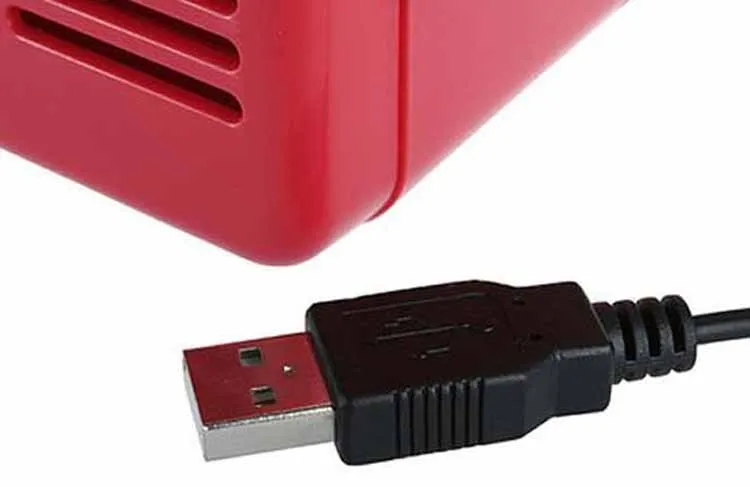 Мини USB портативный офисный Настольный холодильник для студентов, общежития, морозильная камера двойного назначения, автомобильный домашний холодильник для напитков