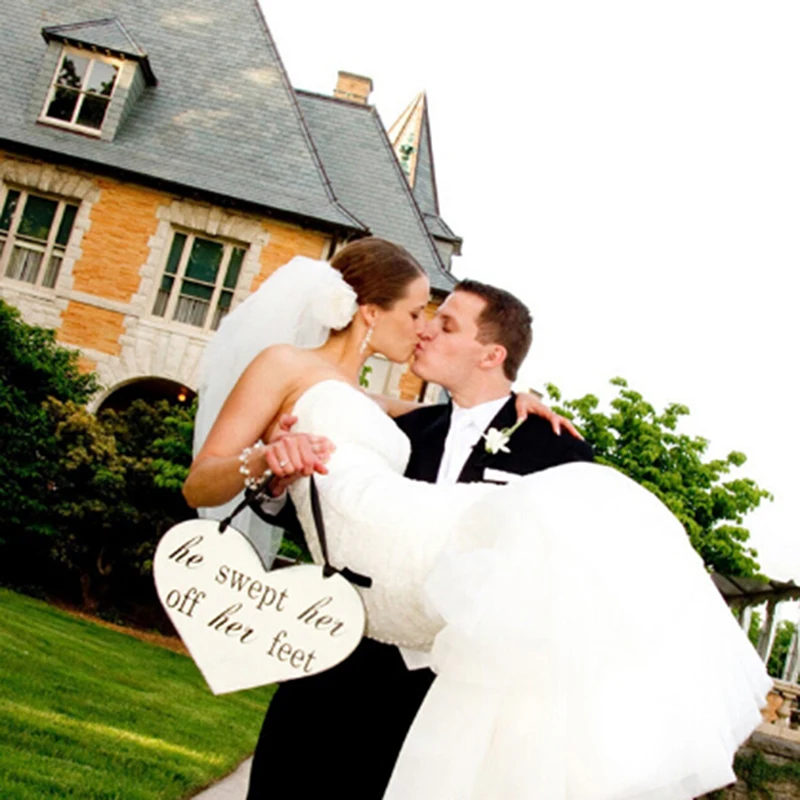 Деревянные бирки на заказ с гравировкой в виде сердца деревянные