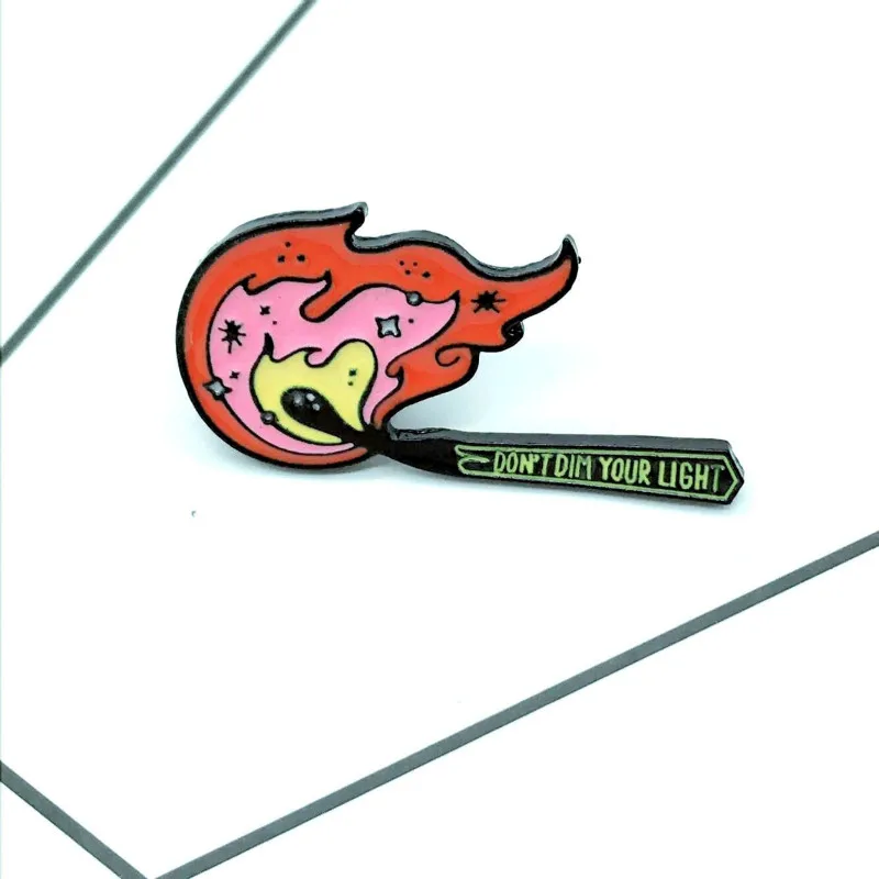 Креативная брошь Matchbox для женщин и мужчин цвет красный зеленый индивидуальная