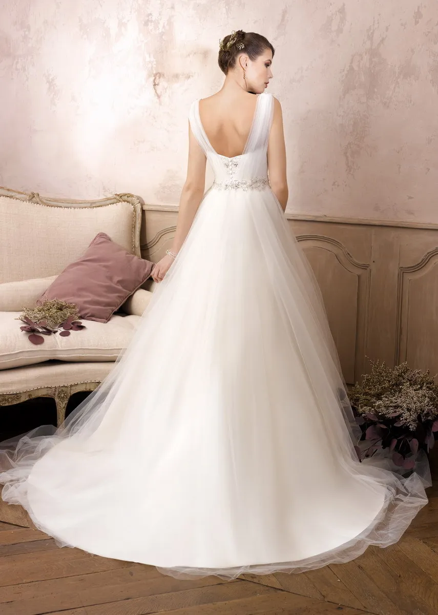 New Listing A-Line Tulle and Satin Wedding Gowns Chapel Train Dresses 2015 | Свадьбы и торжества