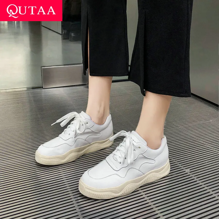 QUTAA/ г. Женская обувь Повседневные Удобные кроссовки из искусственной кожи с круглым носком в стиле ретро Нескользящая износостойкая обувь с завязками размеры 34-43