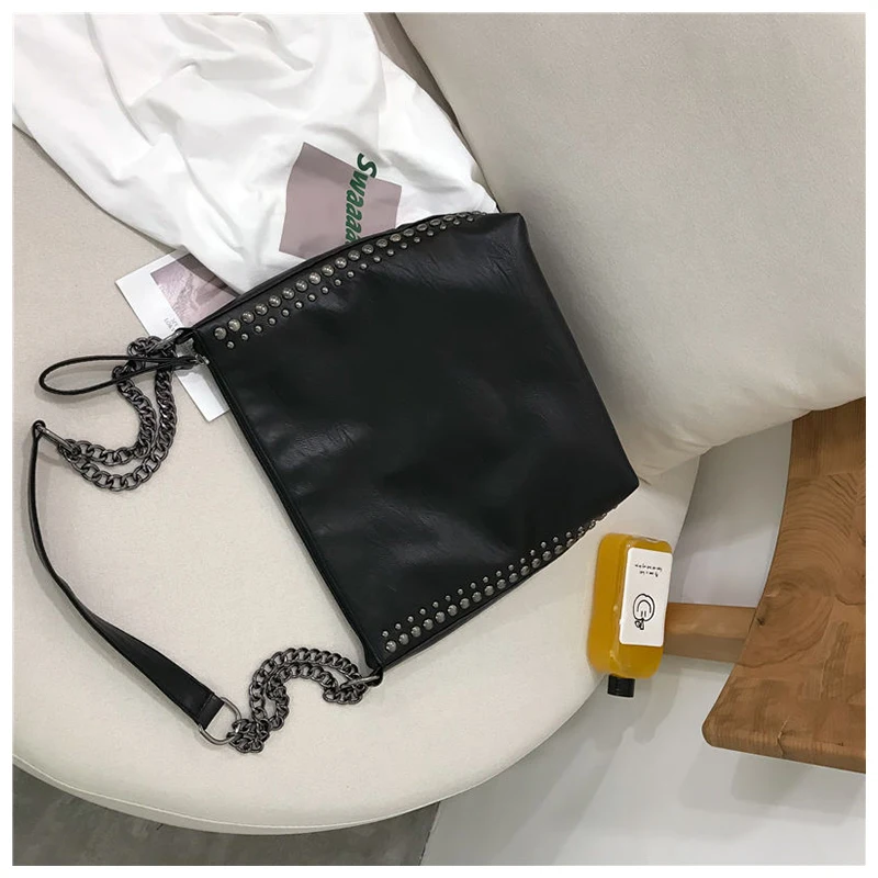 Rivets Women Large Bags Vintage Female Tote Handbags Soft Pu Leather Shoulder Bags Chain Crossbody Bag For Women Black Bolsa