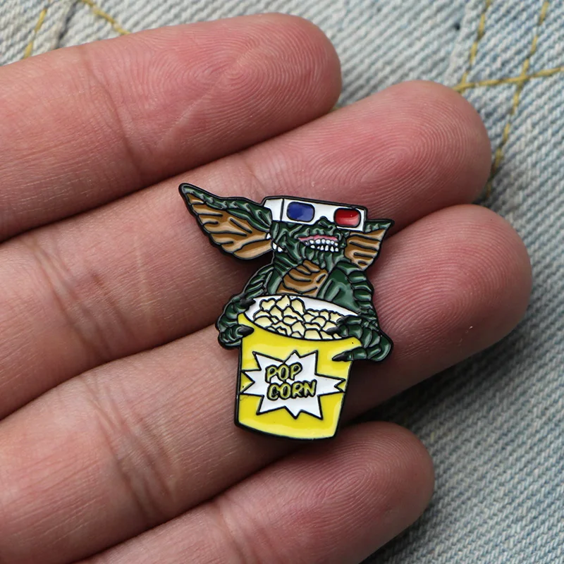 

DMLSKY 20pcs/lot Animal Brooch Cartoon Enamel Pins For Women Men Backpack Pins Personality Kids Pin Charm Jewelry M3343