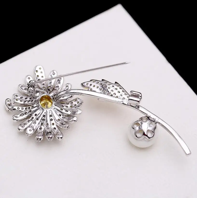 CSxjd New cubic zirconia yellow daisy flower brooches for costumes pins lady scarf buckle jewelry accessories women | Украшения и