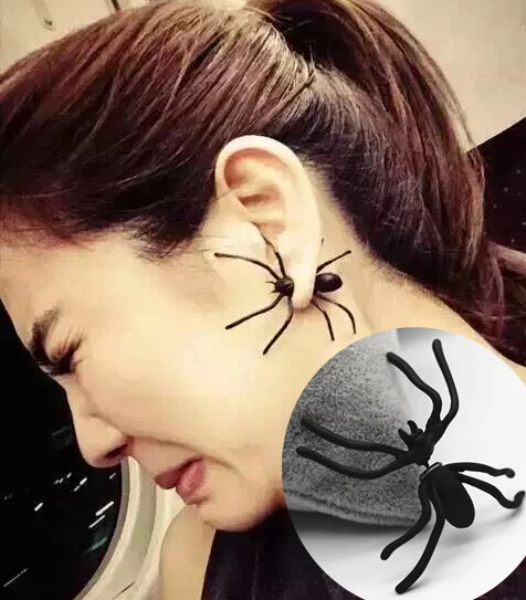 

Hot Fashion 1Piece 3D Creepy Black Spider Ear Stud Earrings Hot Selling Unique Punk Earrings For Women Halloween Gifts